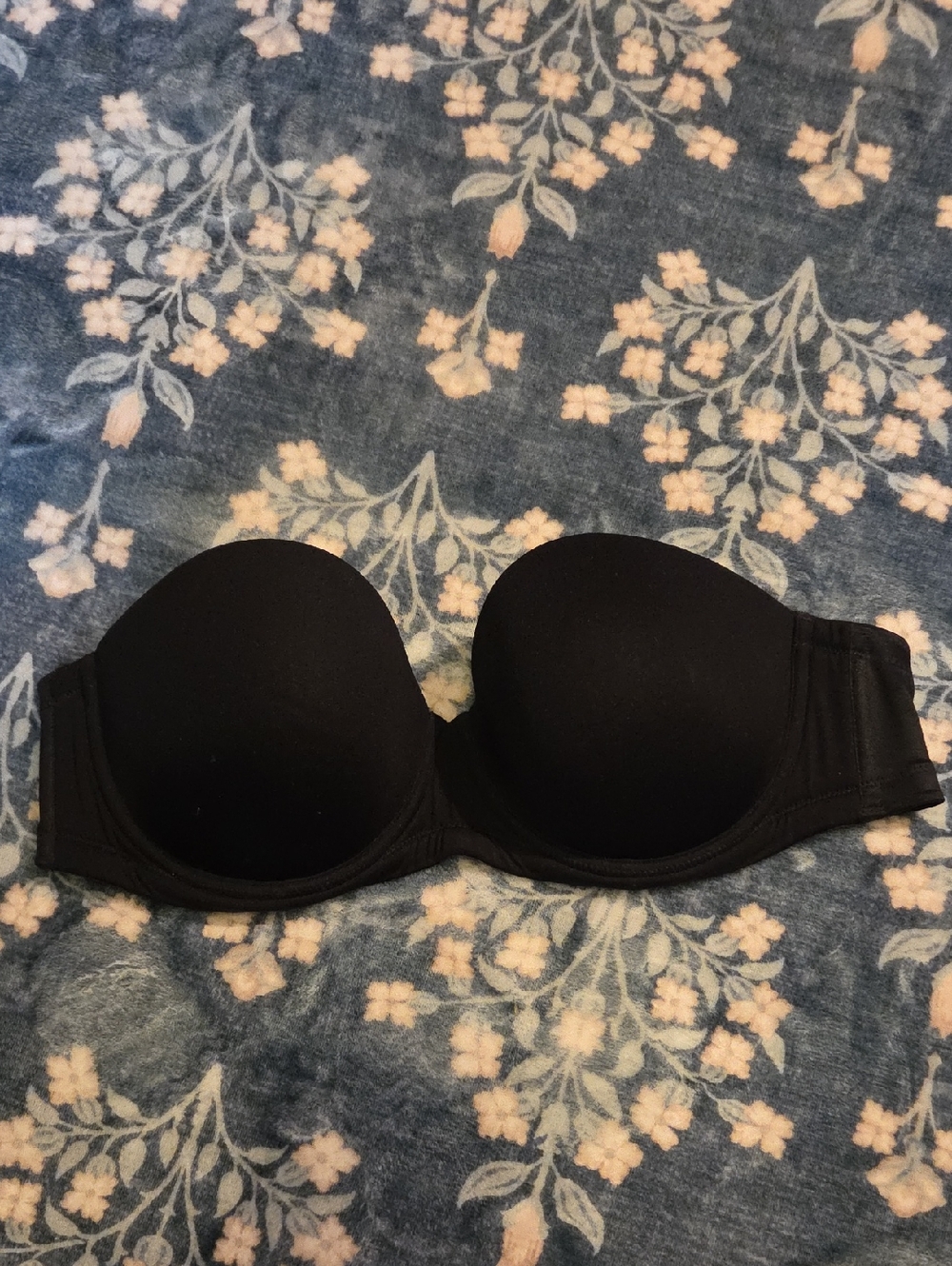 LoWacoal Black Strapless Bra 38D